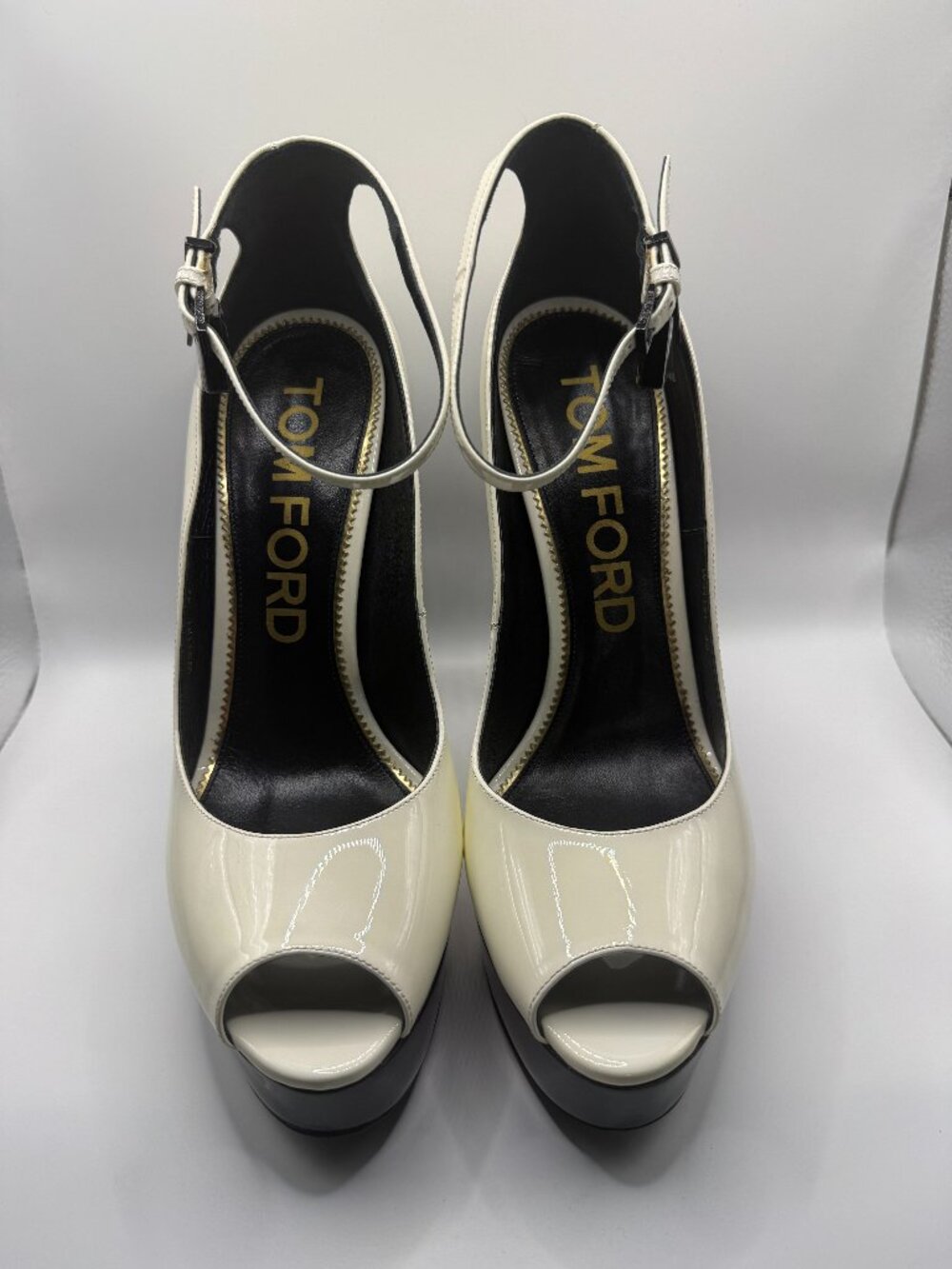 Tom Ford white patent leather platform ankle strap padlock 42/12